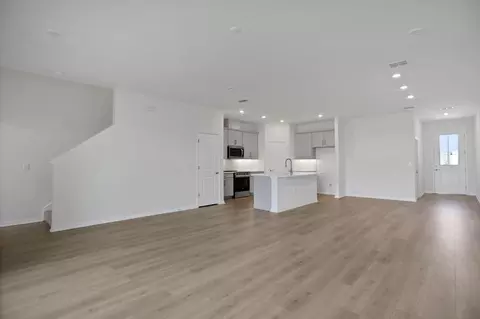 Living - 7570 Sea Oak Ct, Parrish, FL 34219 photo 4 of 7