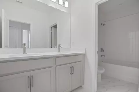 Bath - 7570 Sea Oak Ct, Parrish, FL 34219 photo 6 of 6