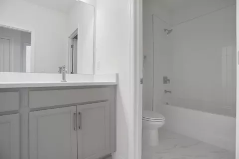 Bath - 7570 Sea Oak Ct, Parrish, FL 34219 photo 5 of 6