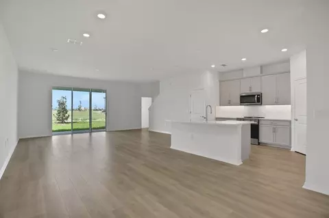 Living - 7570 Sea Oak Ct, Parrish, FL 34219 photo 2 of 7