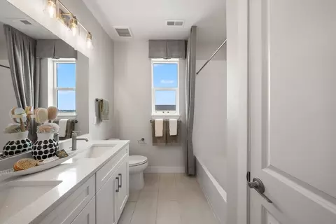 Bath - 16845 Mighty Eagle Ave, Parker, CO 80134 photo 3 of 10