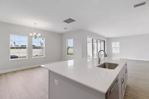 Kitchen - 8517 Dove Bog Ter, Parrish, FL 34219 photo 4 of 5