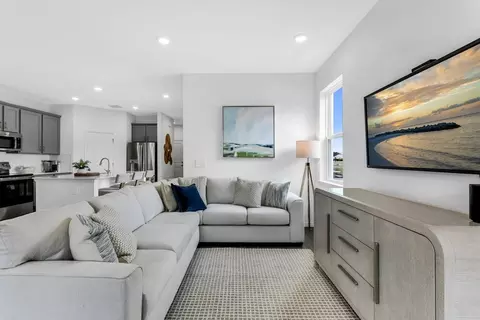 Living - 120 Anchor Line Dr, Apollo Beach, FL 33572 photo 1 of 3