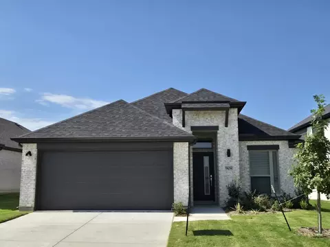 908 Lost Holly Ln, Lavon, TX 75166