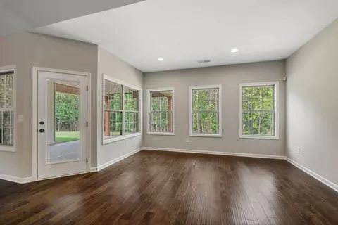 Living - 101 Beaver Creek Way, Lagrange, GA 30241 photo 5 of 6