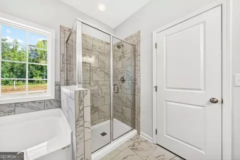 Bath - 101 Beaver Creek Way, Lagrange, GA 30241 photo 1 of 4