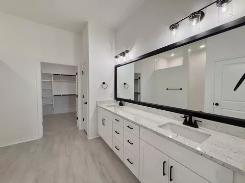 Bath - 2016 Yarrow, Temple, TX 76502 photo 1 of 10