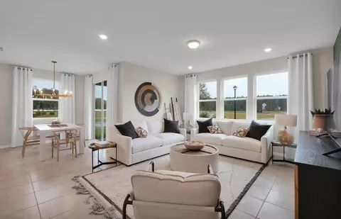 3372 Americana Dr, Green Cove Springs, FL 32043