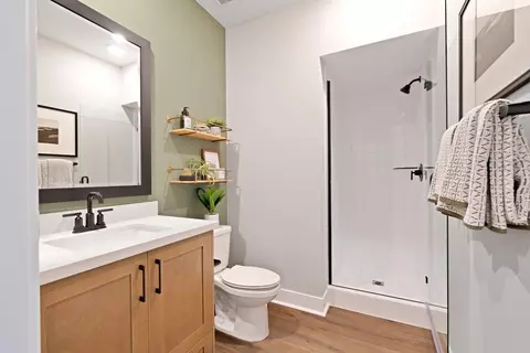 Bath - 165 Bushwillow Way, Piru, CA 93040 photo 4 of 9