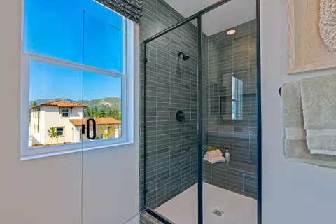 Bath - 165 Bushwillow Way, Piru, CA 93040 photo 2 of 9