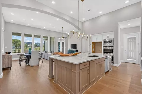Kitchen - 317 Vale Run, Kyle, TX 78640 photo 4 of 5
