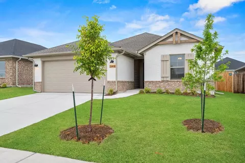 348 Woodrock St, Harrah, OK 73045