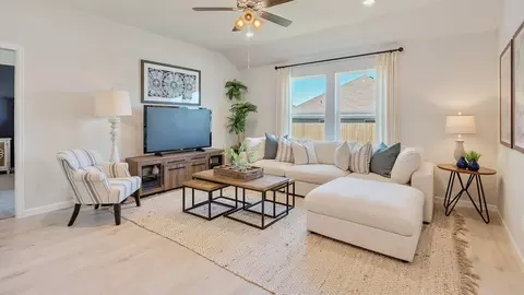 Living - 1115 Briscoe St, Brenham, TX 77833 photo 1 of 2