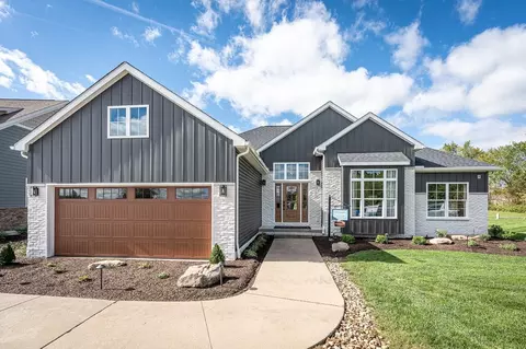 Exterior - 4327 State Rt 14, Ravenna, OH 44266 photo 5 of 7