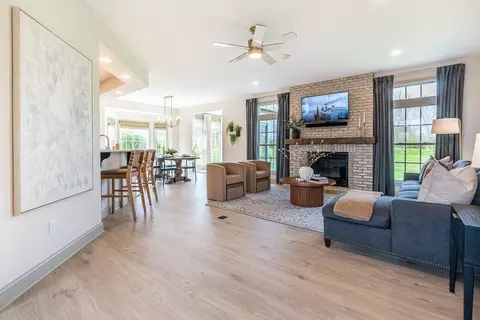 Living - 4327 State Rt 14, Ravenna, OH 44266 photo 2 of 3