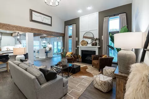 Living - 4327 State Rt 14, Ravenna, OH 44266 photo 1 of 3