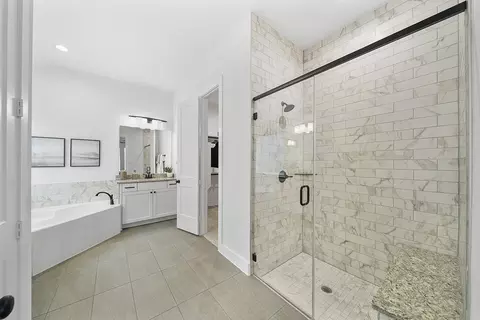 Bath - 8407 Shyleaf Ct, Fulshear, TX 77441 photo 3 of 5