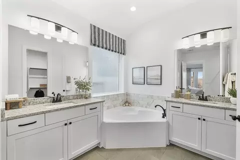Bath - 8407 Shyleaf Ct, Fulshear, TX 77441 photo 4 of 5