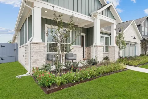 Exterior - 8407 Shyleaf Ct, Fulshear, TX 77441 photo 6 of 9