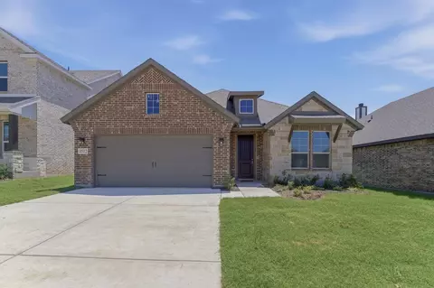 3512 Helena St, Gainesville, TX 76240