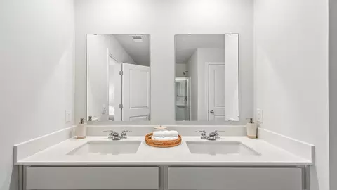 Bath - 102 Lakeside Ln, Rincon, GA 31326 photo 2 of 4
