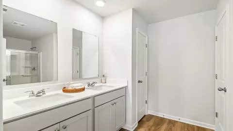 Bath - 102 Lakeside Ln, Rincon, GA 31326 photo 1 of 4