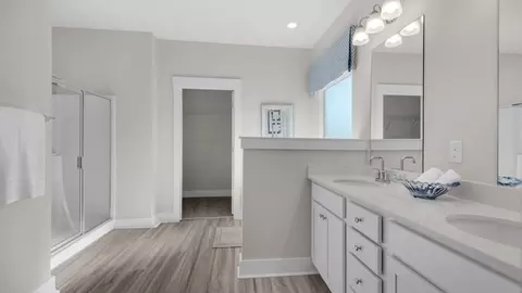 Bath - 8792 Phillippi St, Milton, FL 32583 photo 5 of 7