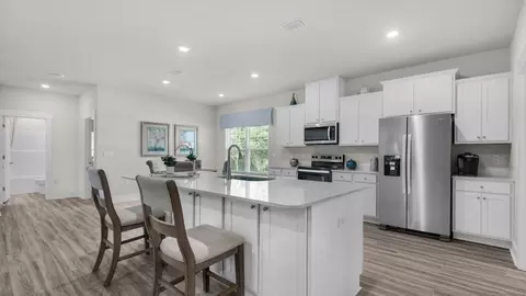 Kitchen - 8792 Phillippi St, Milton, FL 32583 photo 5 of 8