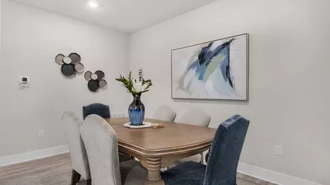 Dining - 8792 Phillippi St, Milton, FL 32583 photo 6 of 11
