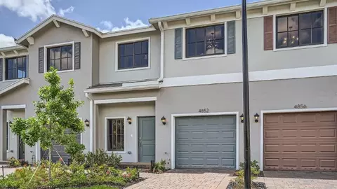 4848 Dillion St, Lake Worth, FL 33463