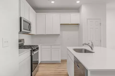 Kitchen - 20532 E 58th Ave, Aurora, CO 80019 photo 2 of 16