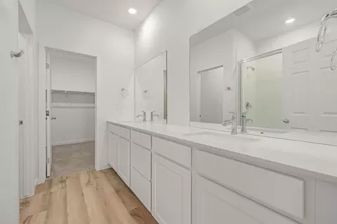 Bath - 20532 E 58th Ave, Aurora, CO 80019 photo 2 of 10