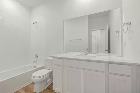 Bath - 20532 E 58th Ave, Aurora, CO 80019 photo 5 of 10