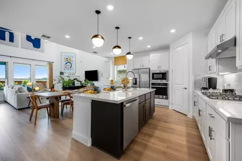 Kitchen - 2040 Bluestem Rd, Celina, TX 75009 photo 5 of 11