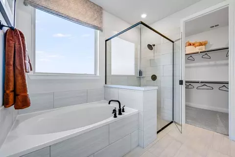 Bath - 2040 Bluestem Rd, Celina, TX 75009 photo 13 of 17