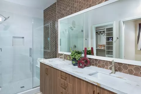 Bath - 588 Propulsion Rd, San Marcos, CA 92078 photo 2 of 2