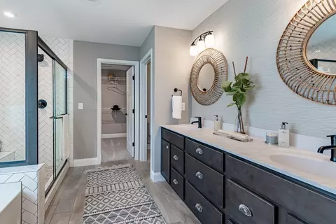 Bath - 175 Westwoods Rd, Wright City, MO 63390 photo 5 of 8