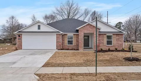 100 Rickett St, Pea Ridge, AR 72751