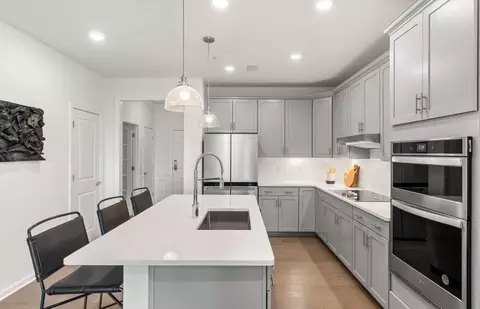 7 Green St UNIT 1212, Shrewsbury, MA 01545