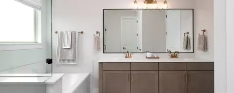 Bath - 16616 Conroe Dr, Manor, TX 78653 photo 6 of 7