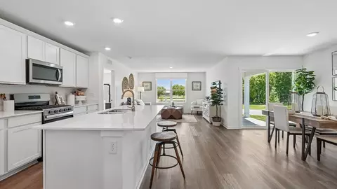 Kitchen - 1100 Bluebell Ln, Bartlett, IL 60103 photo 6 of 6