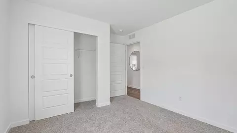 Bedroom - 1100 Bluebell Ln, Bartlett, IL 60103 photo 5 of 9