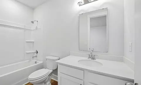 Bath - 557 Waters Edge Dr, Myrtle Beach, SC 29579 photo 2 of 4