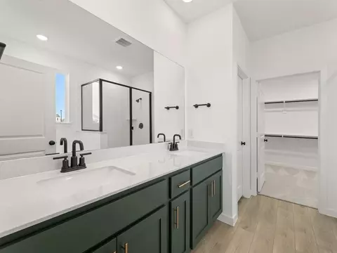 Bath - 3993 Olin Way, Celina, TX 75009 photo 1 of 4
