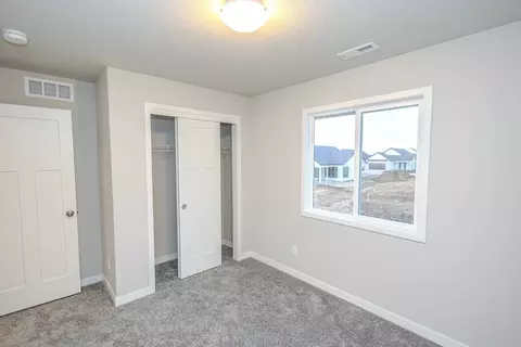 Bedroom - White Oak Ln, Granger, IA 50109 photo 2 of 5