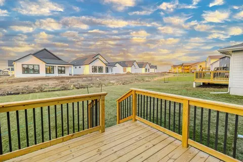 Exterior - White Oak Ln, Granger, IA 50109 photo 3 of 3