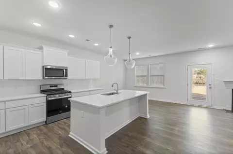 Kitchen - 1184 Summer Duck Loop, Florence, SC 29501 photo 1 of 7