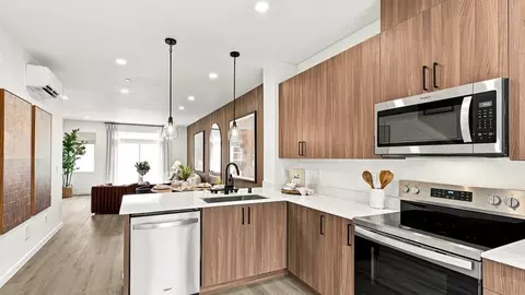 16202 Manor Way #F2, Lynnwood, WA 98087