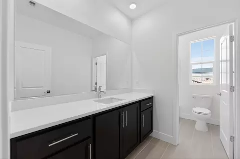 Bath - 7967 Lamplight Dr, Tracy, CA 95377 photo 1 of 3