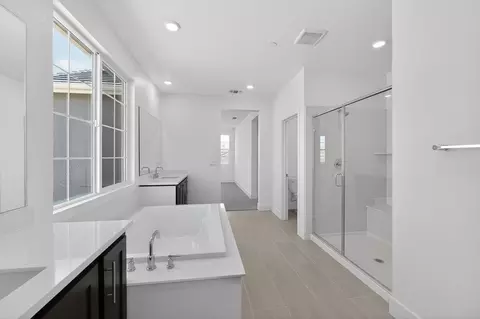 Entry Way - 7967 Lamplight Dr, Tracy, CA 95377 photo 3 of 4